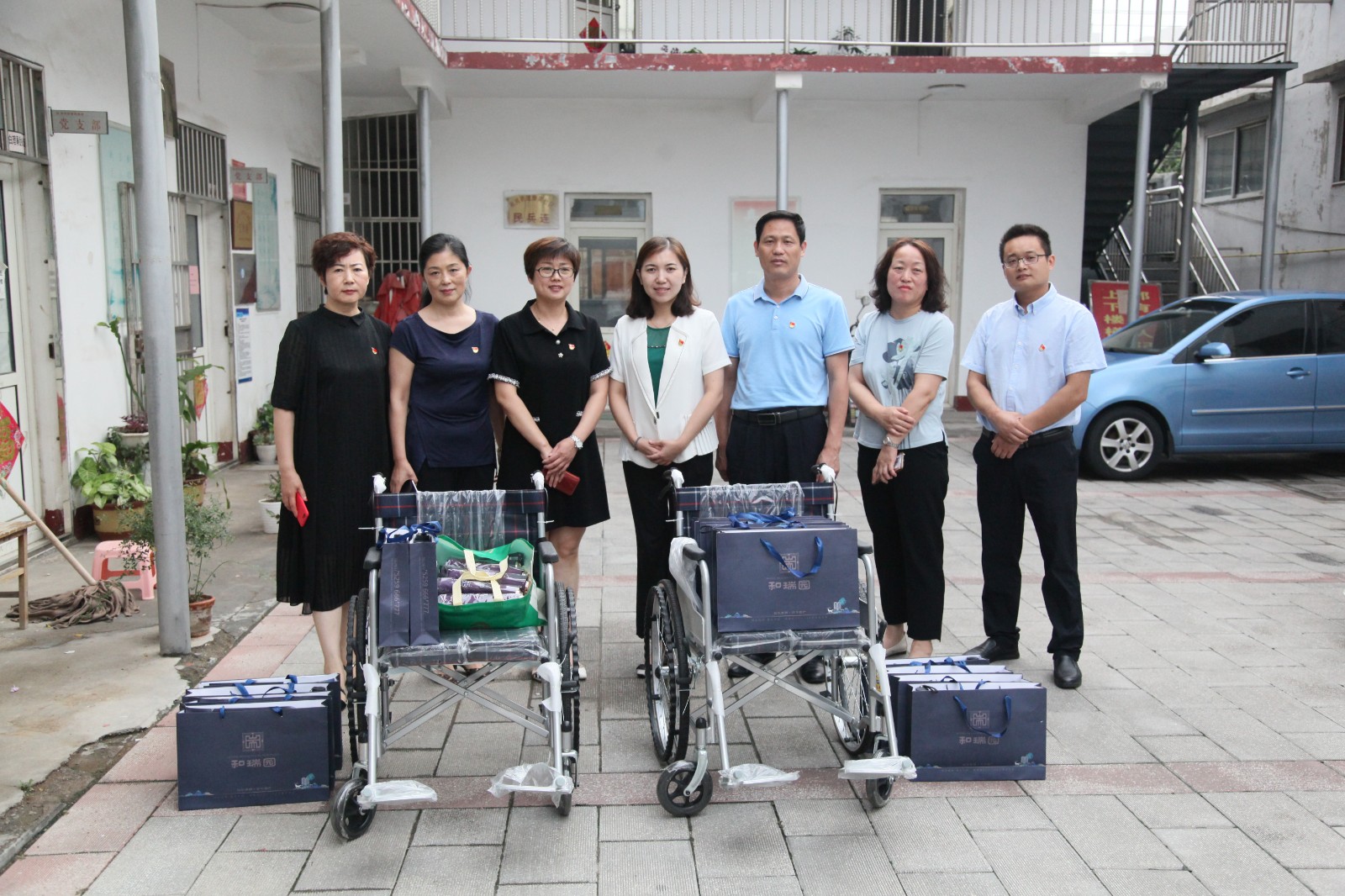 威客电竞积极开展“红七月·共建文明城市” 党员社区志愿服务月活动