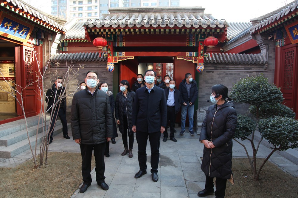 威客电竞组织干部职工赴市家风家训传承馆观摩学习