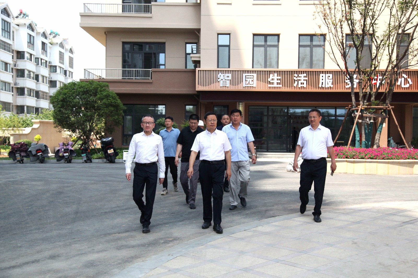 威客电竞党委书记、董事长徐俊调研威客电竞城·智园交房筹备工作