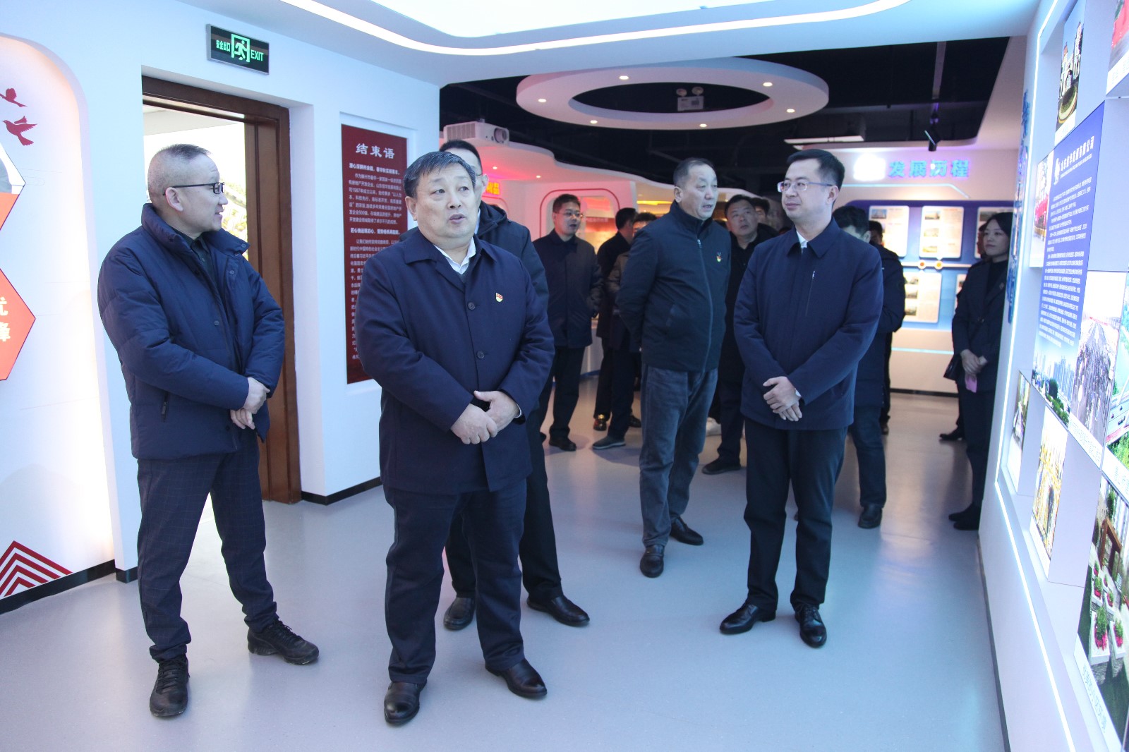 市国资国企系统观摩组到威客电竞开展党建观摩交流