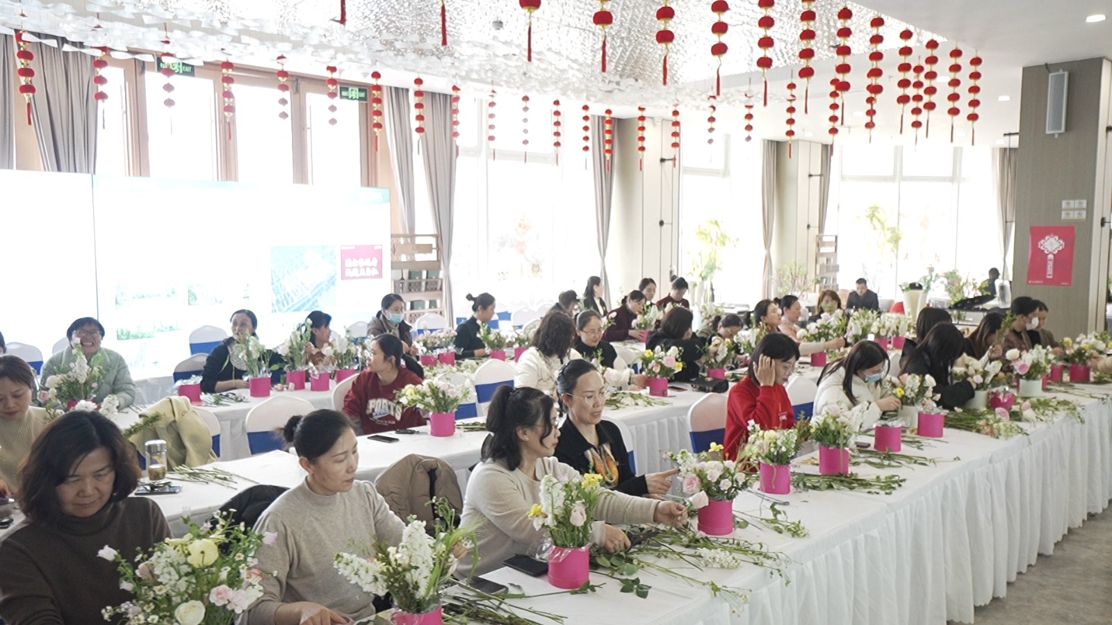 威客电竞发展公司开展庆祝“三八”国际妇女节花艺沙龙活动